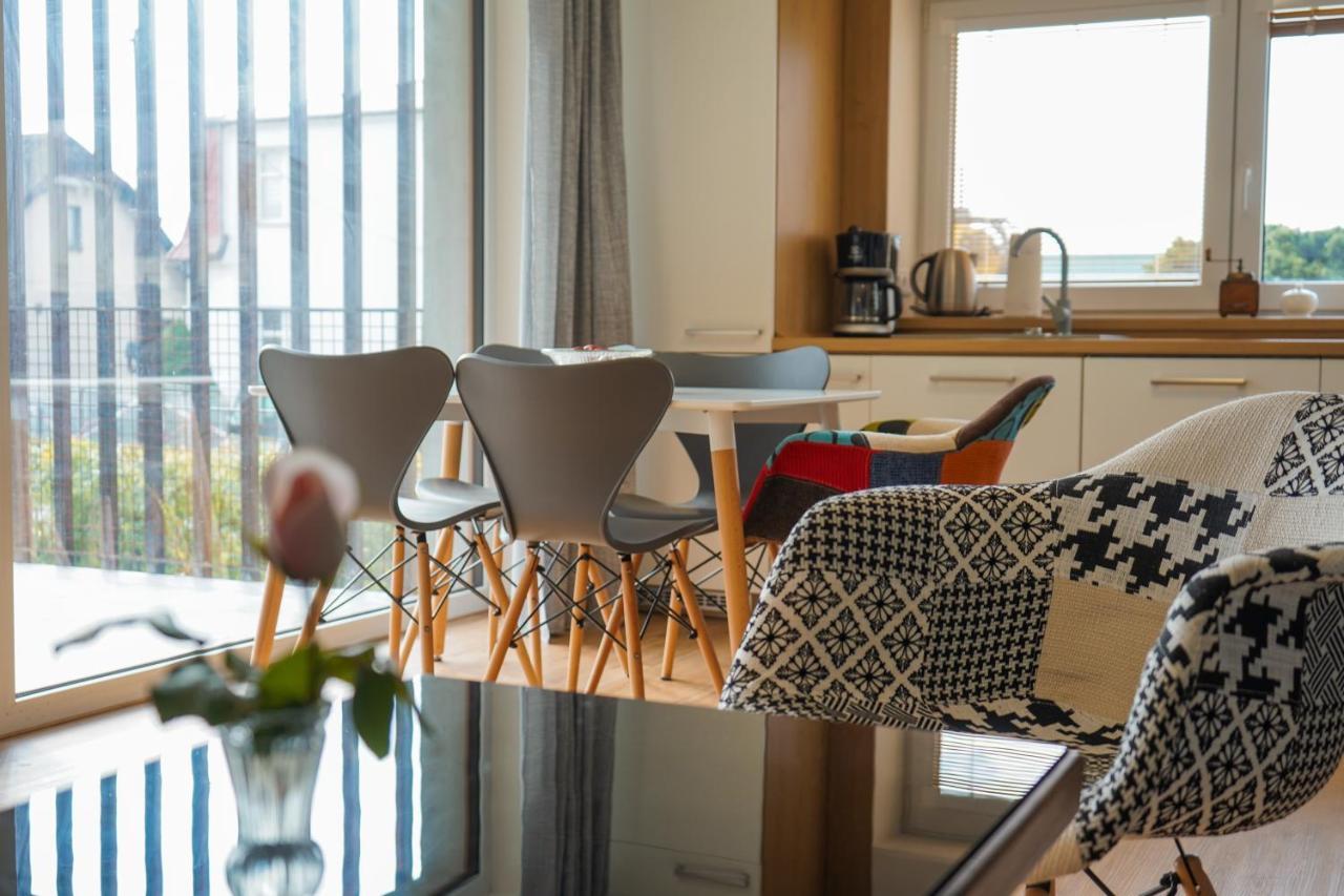 Vila Vekose - Apartman S Terasou A Zahradou Hradec Kralove Luaran gambar