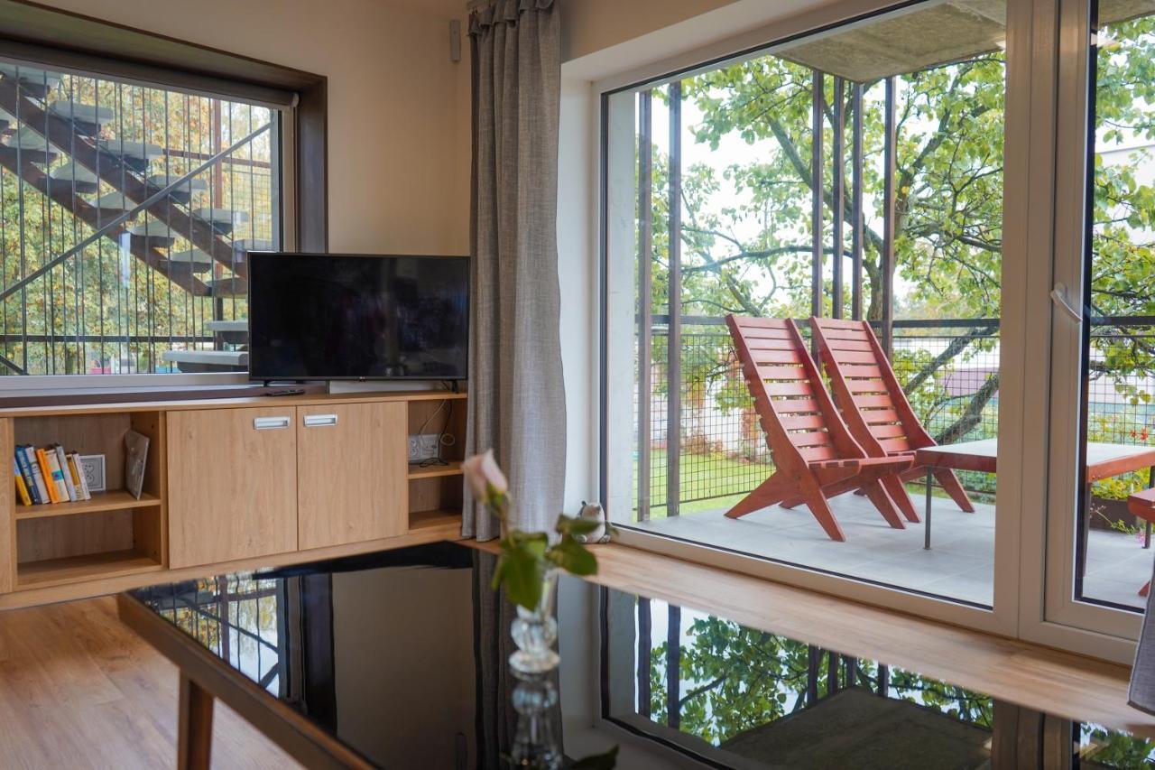 Vila Vekose - Apartman S Terasou A Zahradou Hradec Kralove Luaran gambar